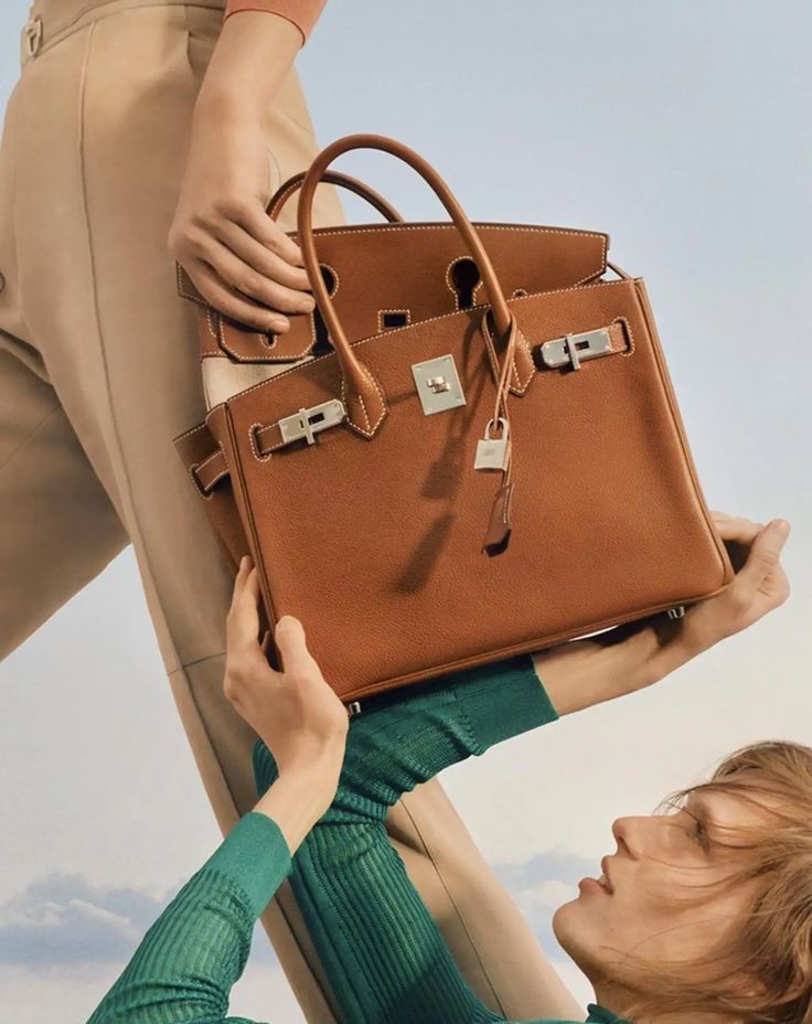 A Detailed Guide to Birkin Bag Leather: Unraveling the Luxury