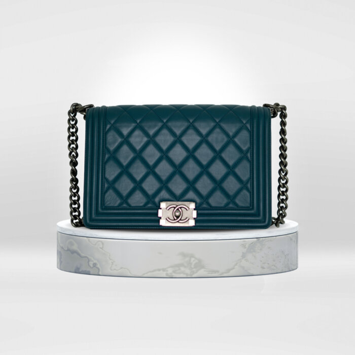 How To Style Your Classic Chanel Bag?